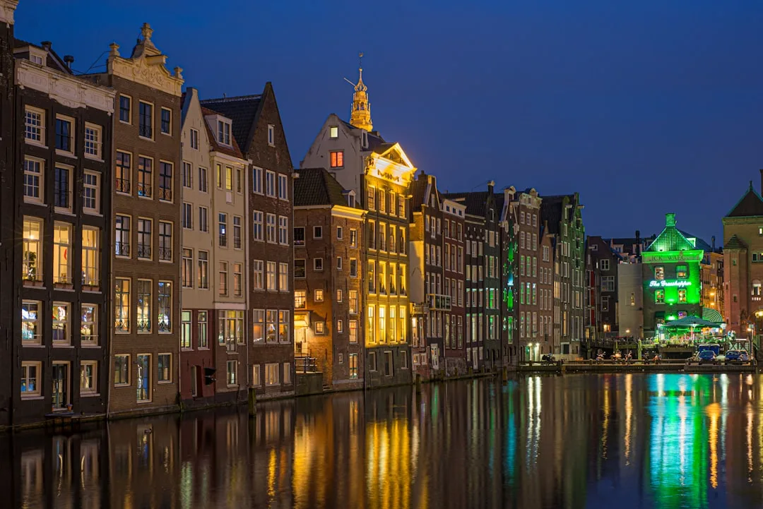 Amsterdam ko'chalari — Niderlandiya vizasi