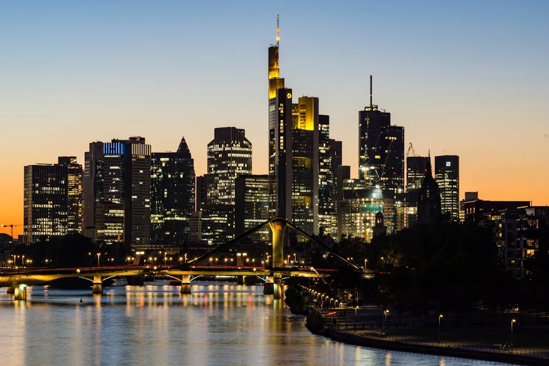 Frankfurt manzarasi — arzon aviachiptalar UzAirDesk