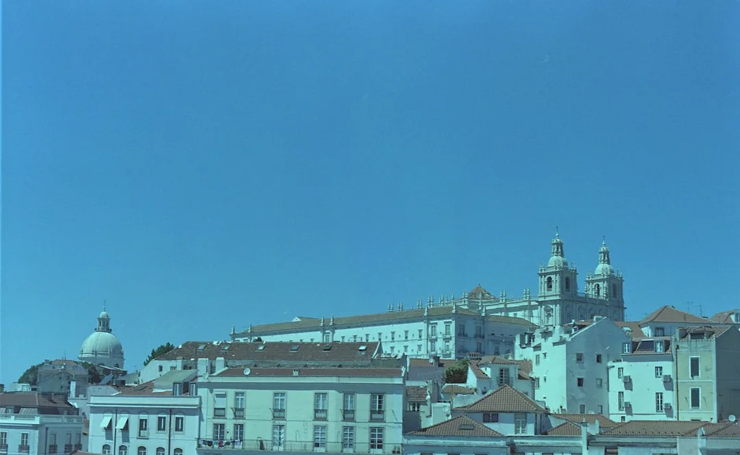 Toshkentdan Lissabon parvozi — narx va bron