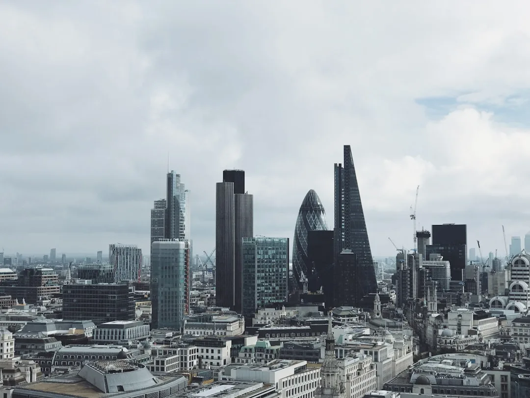 Toshkentdan London parvozi — narx va bron