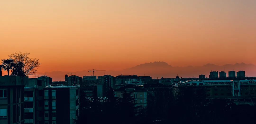 Toshkentdan Milan parvozi — narx va bron