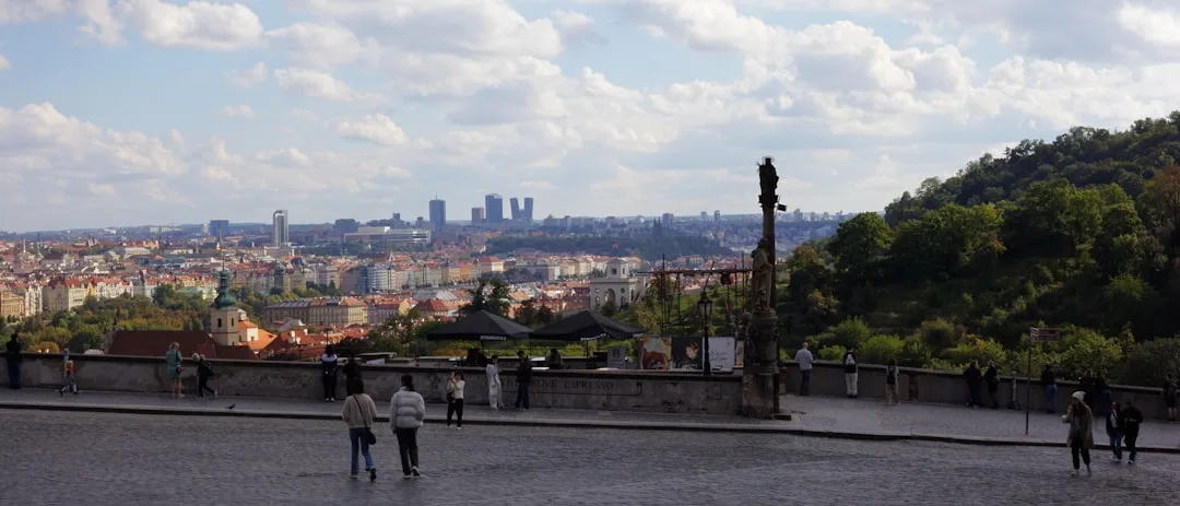 TAS → PRG — Praga parvoz
